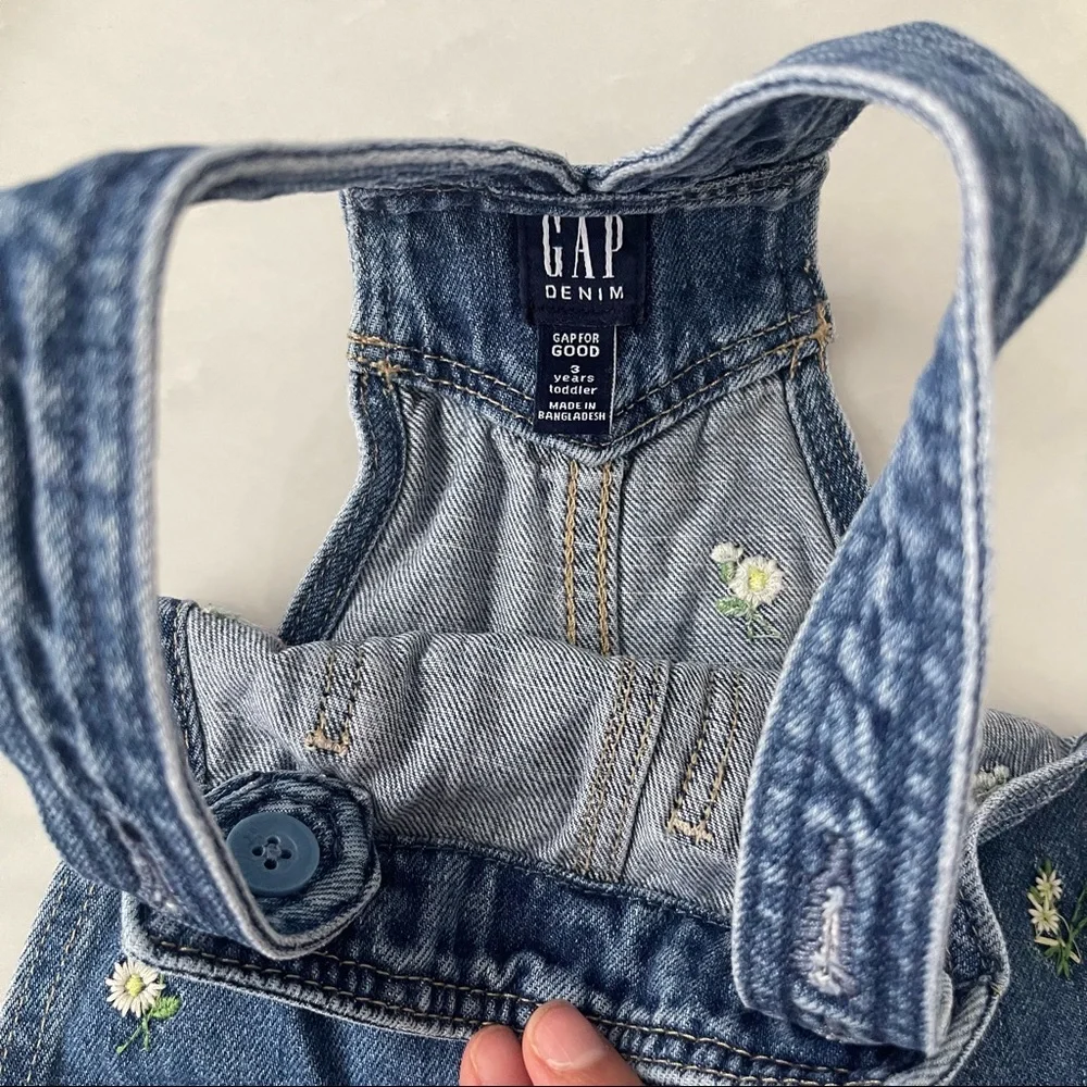 Baby gap shortalls overalls with floral embroidery size 3T - Picture 3 of 5